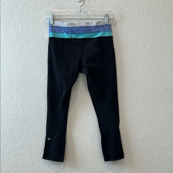 Lululemon Athletica Black and Blue Leggings with Striped Waistband - Picture 7 of 10